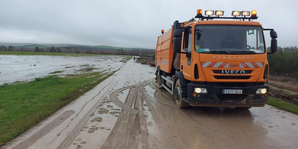 El aeropuerto de Córdoba seguirá cerrado dos días por la acumulación de barro y el riesgo de aves tras las lluvias