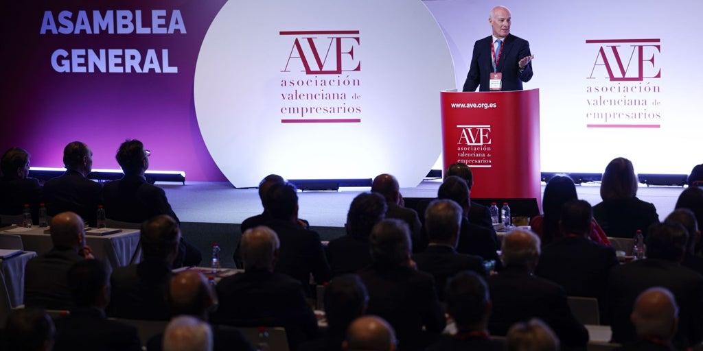 El 85% de la población cree que no es fácil emprender en España, con la burocracia como principal lastre