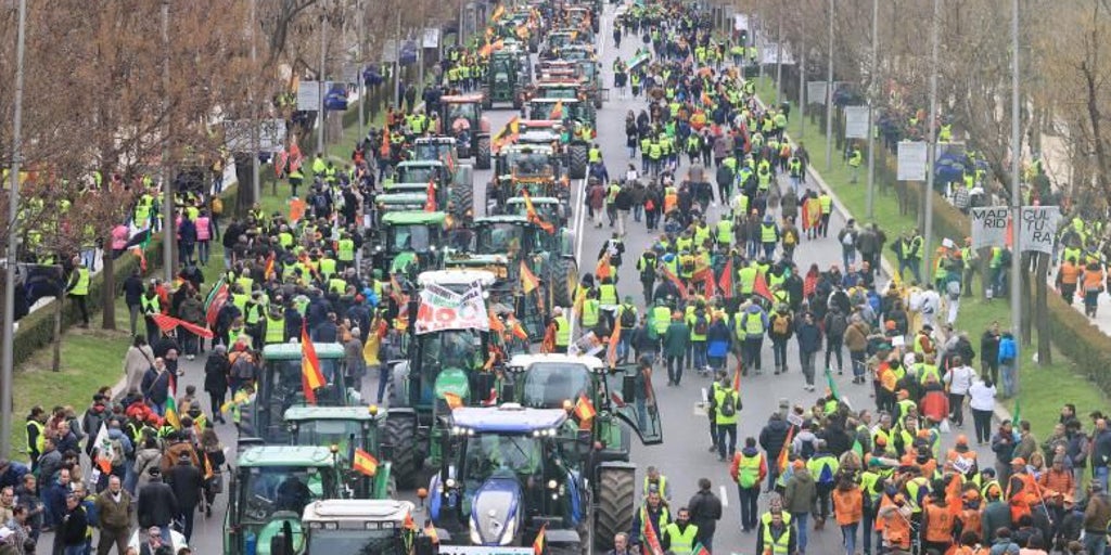 Medio millar de tractores colapsarán carreteras madrileñas en protesta por Mercosur