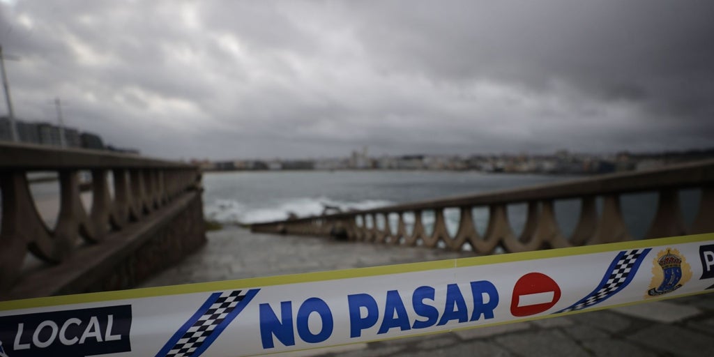 Galicia sigue en alerta por viento, lluvia y oleaje