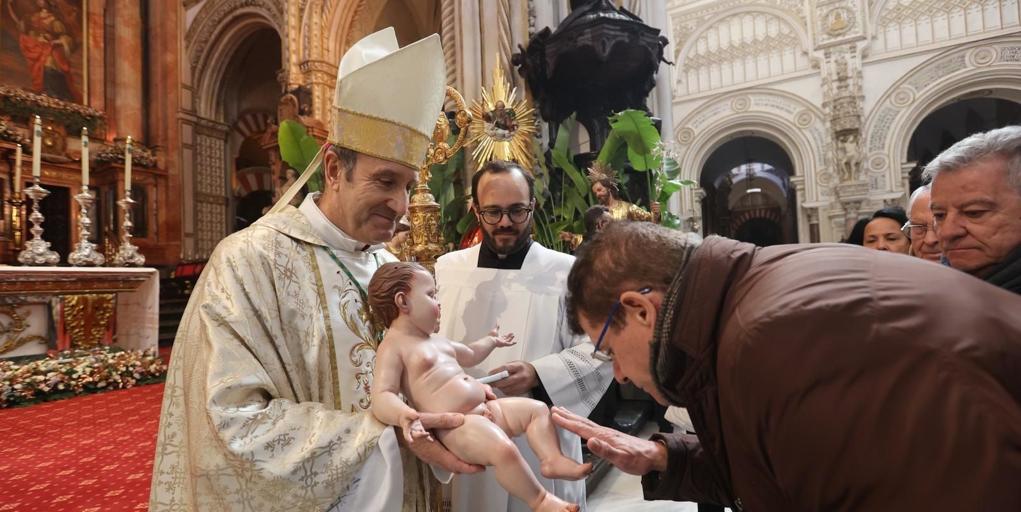 El obispo de Córdoba: «Llamo a los cristianos a que no realicen ni toleren injusticias contra los temporeros»