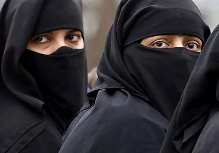 Vox pide prohibir a las mujeres musulmanas ir tapadas en Rincón de la Victoria