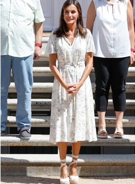 Imagen - Doña Letizia estrena un nuevo vestido antes de sus vacaciones de verano