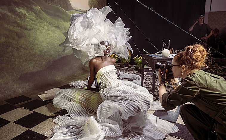 Imagen principal - Modelos fotografiadas para el Calendario Pirelli 2023