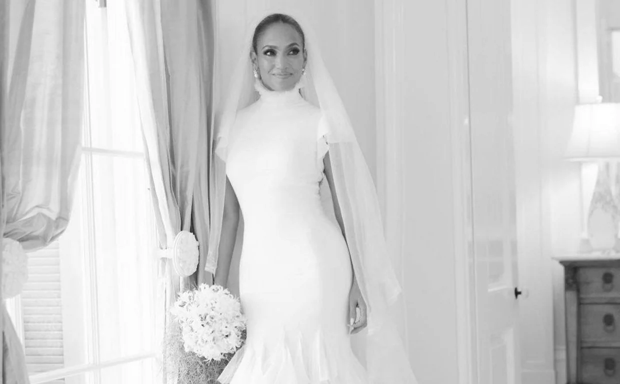 Así se hizo el vestido de novia de Jennifer Lopez