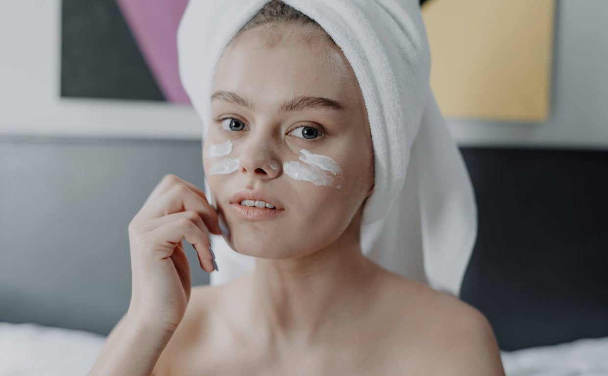 Vitamina B, polisacáridos, retinal o epilibio, entre los ingredientes que serán tendencia para cuidar la piel.