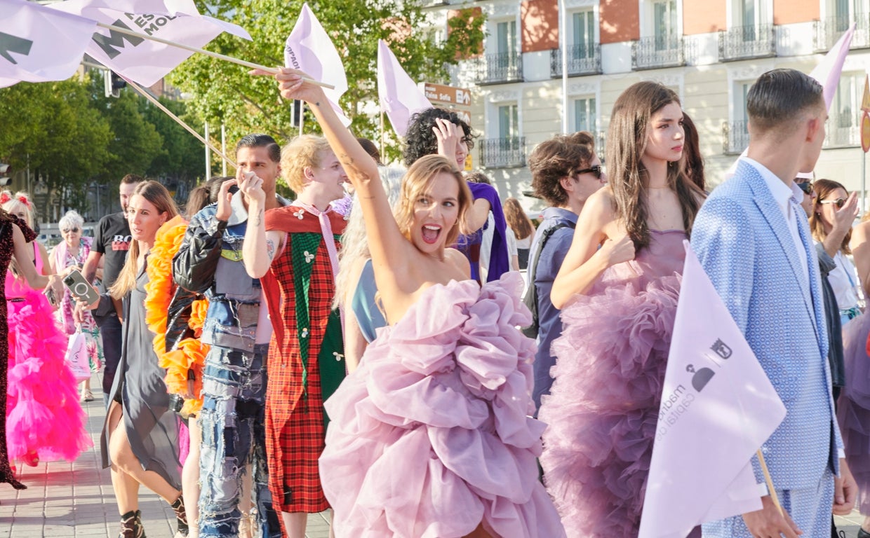 Desfiles urbanos en las calles de la capital