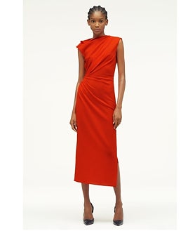 Imagen secundaria 2 - Doña Letizia y Marta Ortega con vestido de Zara diseñado por Narciso Rodríguez