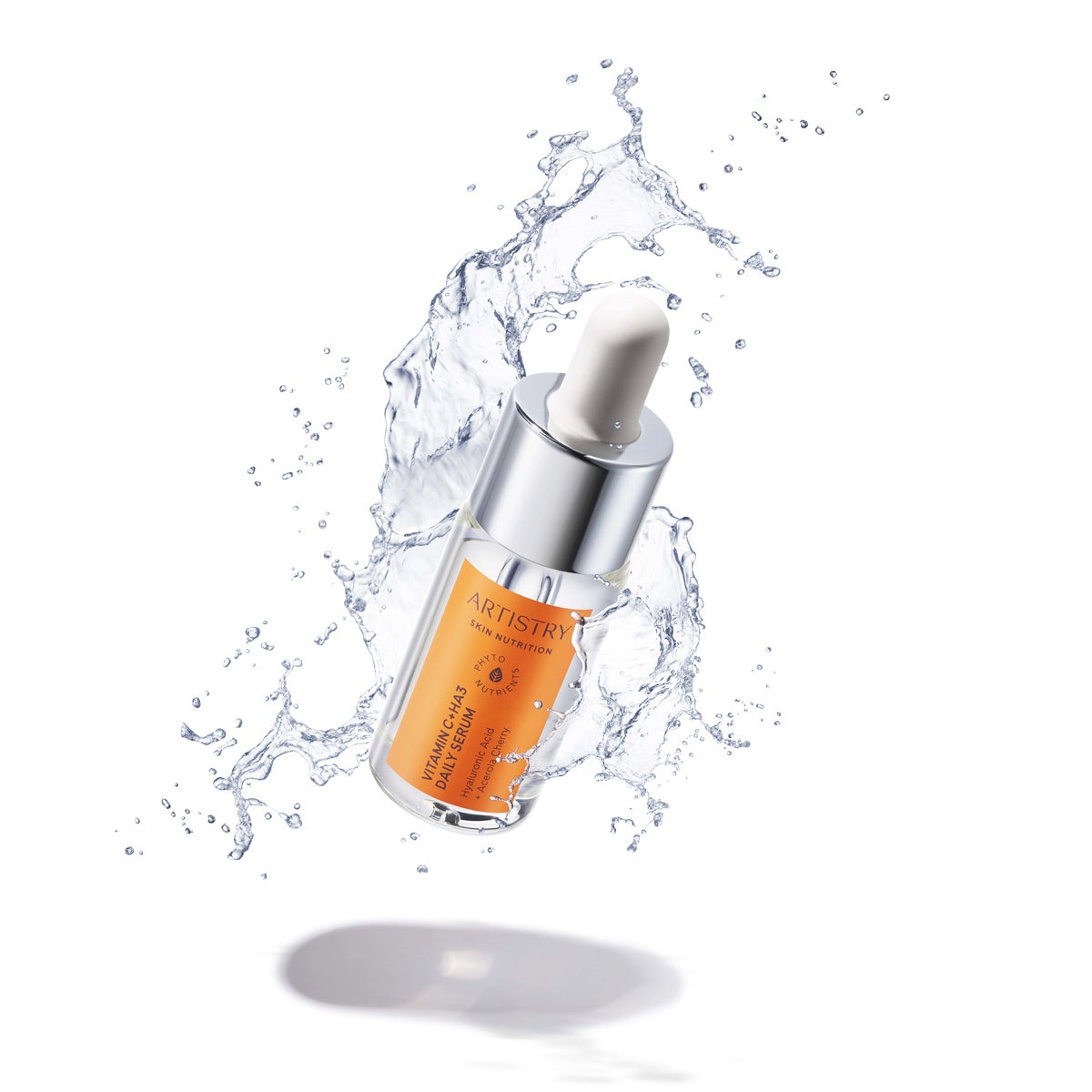 Vitamin C + HA3 de Artistry (52 euros). Suero facial iluminador que combate las finas líneas y arrugas visibles y restaura la apariencia del volumen del rostro. Esta fórmula contiene un 10% de vitamina C, que procede de dos fuentes: del extracto de acerola y vitamina C en polvo 100% pura en la tapa activadora. Tambiénincluye moléculas de ácido hialurónico de 3 tamaños diferentes que actúan para favorecer la hidratación. Finalmente, contiene péptidos que combaten las arrugas.