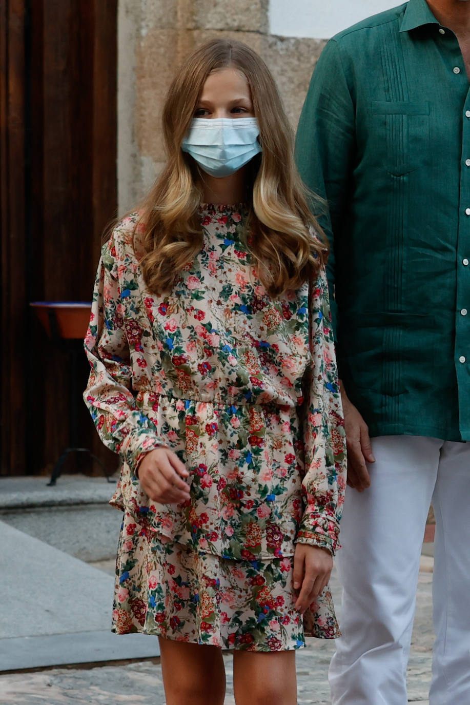 En julio de 2020, para visitar Mérida, Leonor elegía un vestido por encima de la rodilla, con estampado floral. 