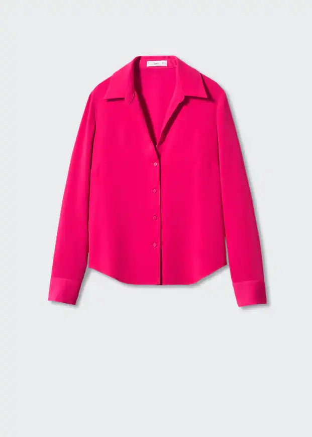 Camisa fluida pinzas de Mango en color magenta (25,99 €)