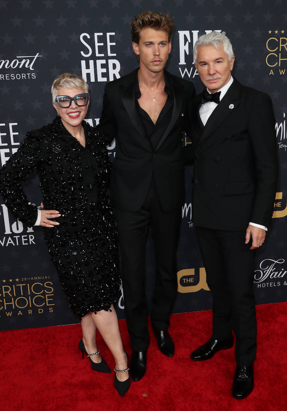 Austin Butler fue uno de los hombres más elegantes con un estilismo en negro. 