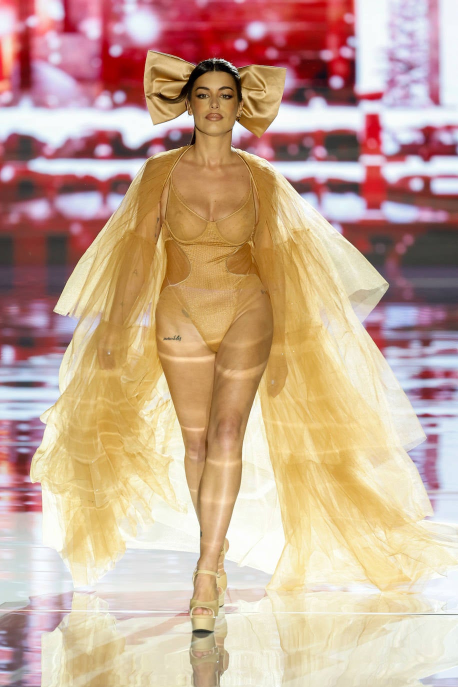 Dulceida, durante su participación en el desfile de Andrés Sardá otoño/invierno 2023/24.
