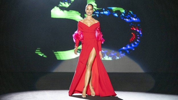 Uno de los vestidos de fiesta que Hannibal Laguna ha presentado en la MBFWMadrid.