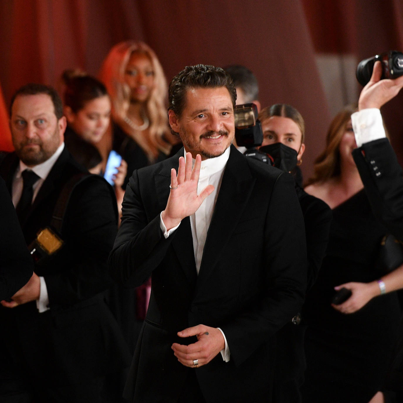 El actor chileno Pedro Pascal (serie 'The last of us') a su llegada a la gala de los Oscar.