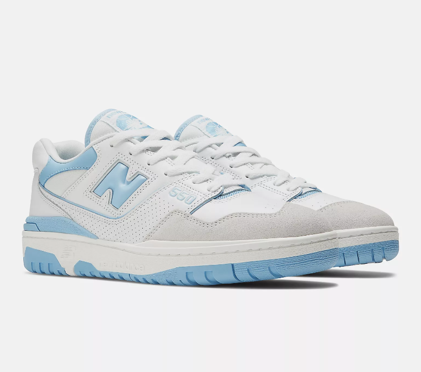 El modelo New Balance 550 es uno de los que más éxito está teniendo esta temporada. Disponible en diferentes colores y unisex, están disponibles en Zalando por 119,95 euros.