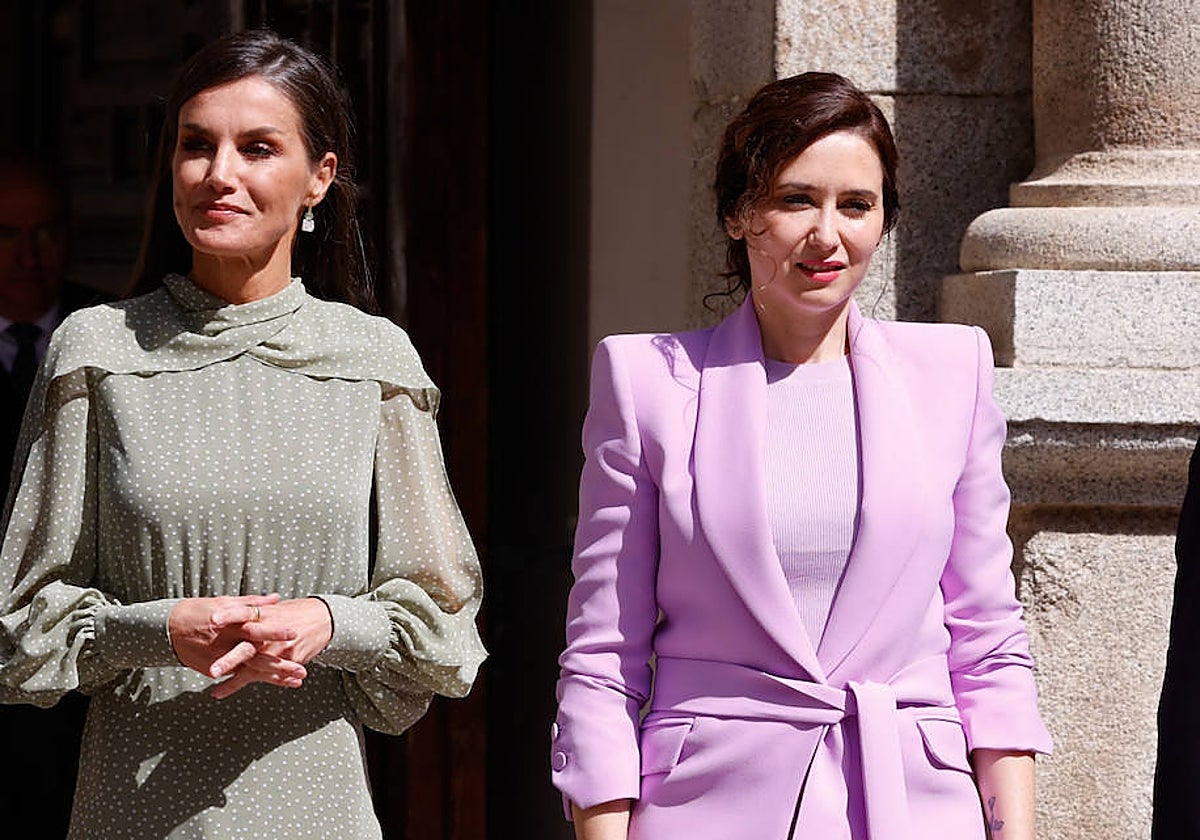 La reina Letizia y la presidenta de la Comunidad de Madrid, Isabel Ayuso, en la entrega del Premio Cervantes 2023.