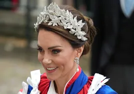 Lady Di, presente en la coronación de Carlos III gracias a un detalle del look de Kate Middleton