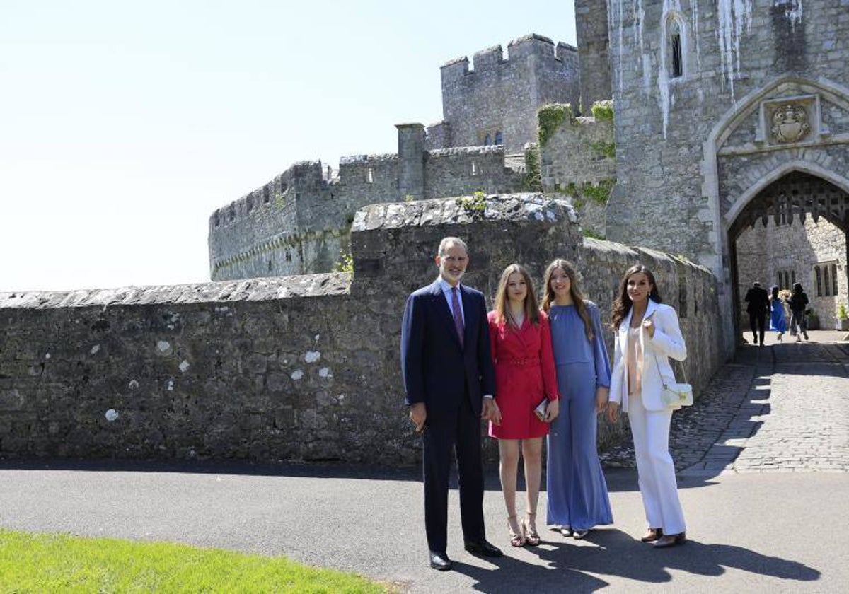 La familia real española en la graduación de Leonor