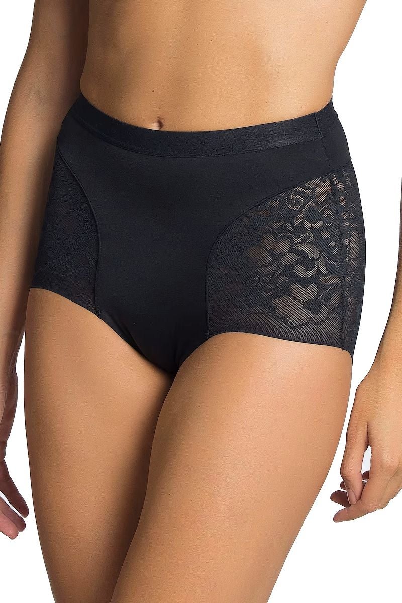 Playtex. Braguitas moldeadoras de microfibra y fondo reforzado de algodón, con  tul bordado con motivos florales a los lados. Precio:  34,99€.