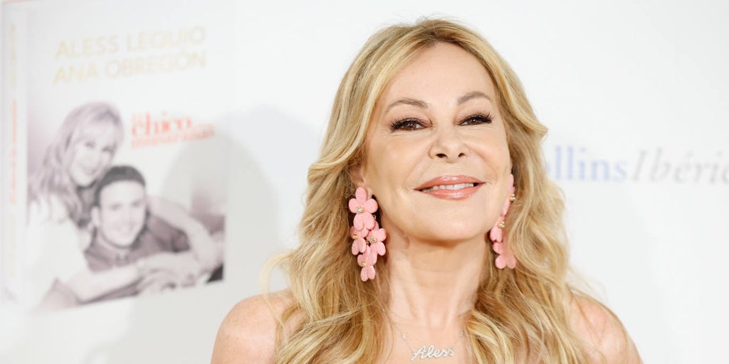 Ana Obregón elige un look colorido en la presentación del libro de su hijo