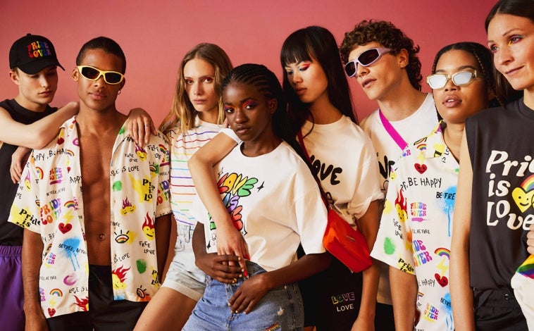 Imagen principal - La marca Lefties ha lanzado una colección cápsula para Pride 2023.