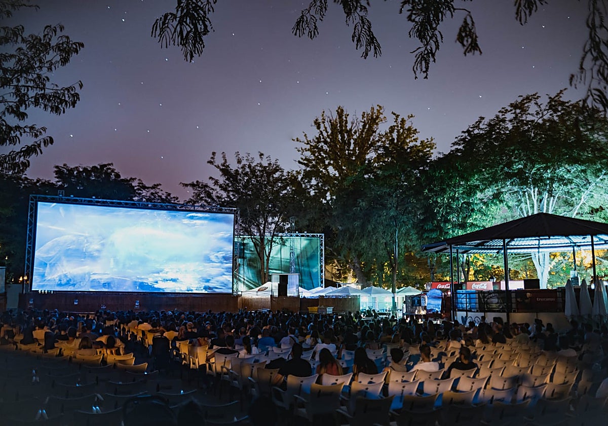 Comienzan los ciclos de cine al aire libre en la capital