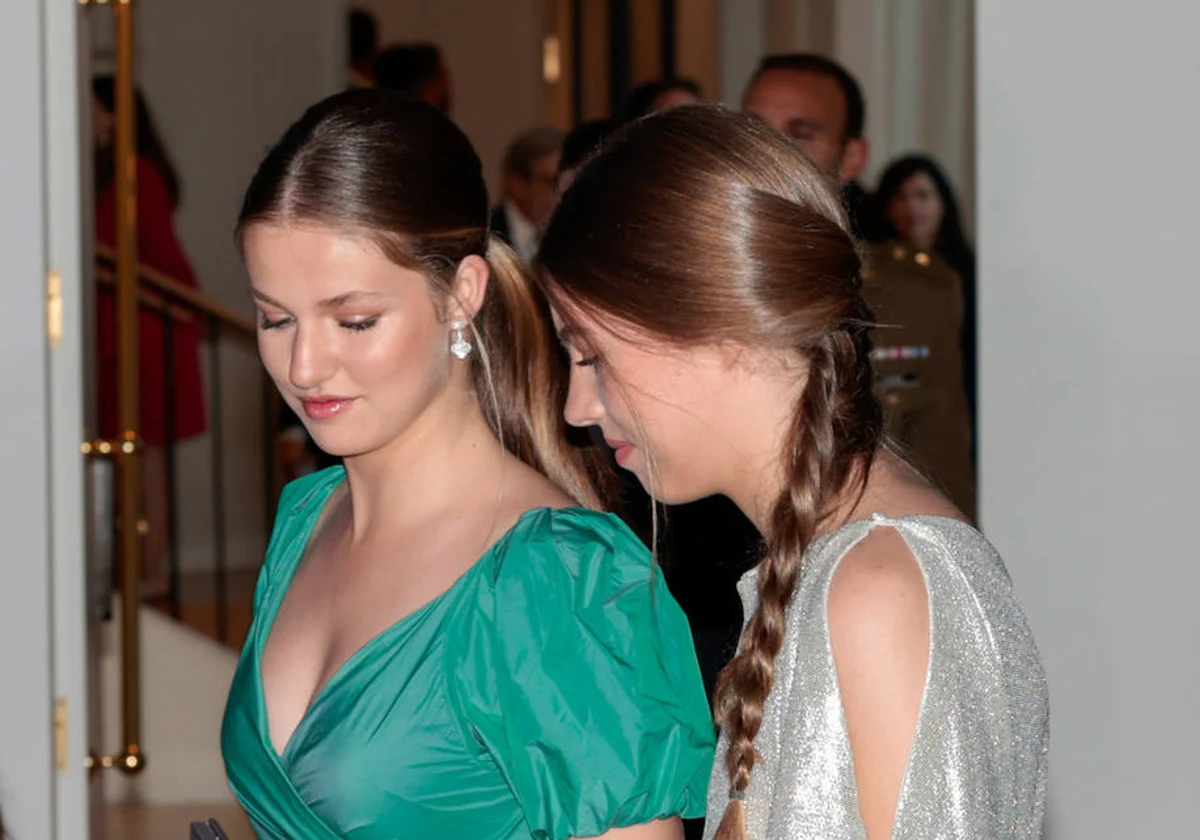 La Princesa Leonor y la Infanta Sofía confían en la moda española para la  entrega de los Premios Princesa de Girona