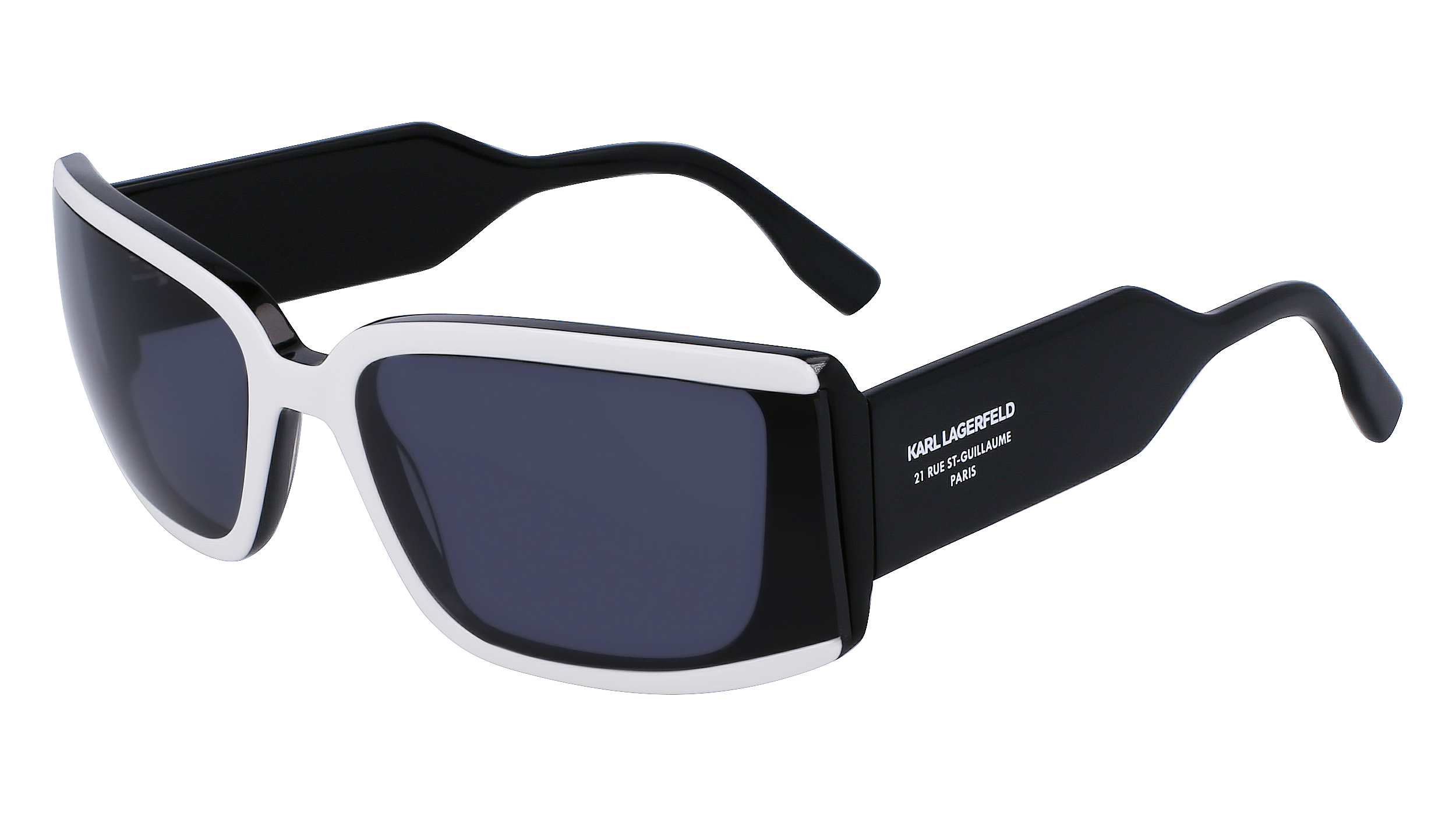 Esta gafa de acetato de primera calidad presenta una sorprendente montura rectangular que se complementa con cristales lisos.  El logotipo de Karl Lagerfeld Rue St. Guillaume que aparece en las varillas encarna el ADN de la marca con un toque chic. Su precio es de 154 euros.