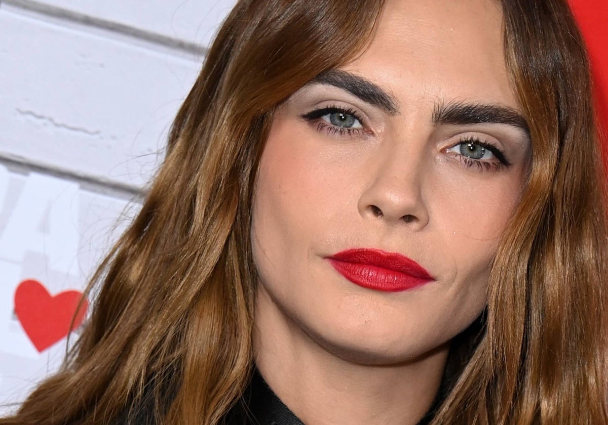 Las cejas de Cara Delevingne son unas de las más imitadas.