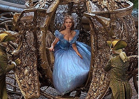 Imagen secundaria 1 - Giovanna Engelbert, directora creativa global de Swarovski junto al zapato hecho realidad de Cenicienta