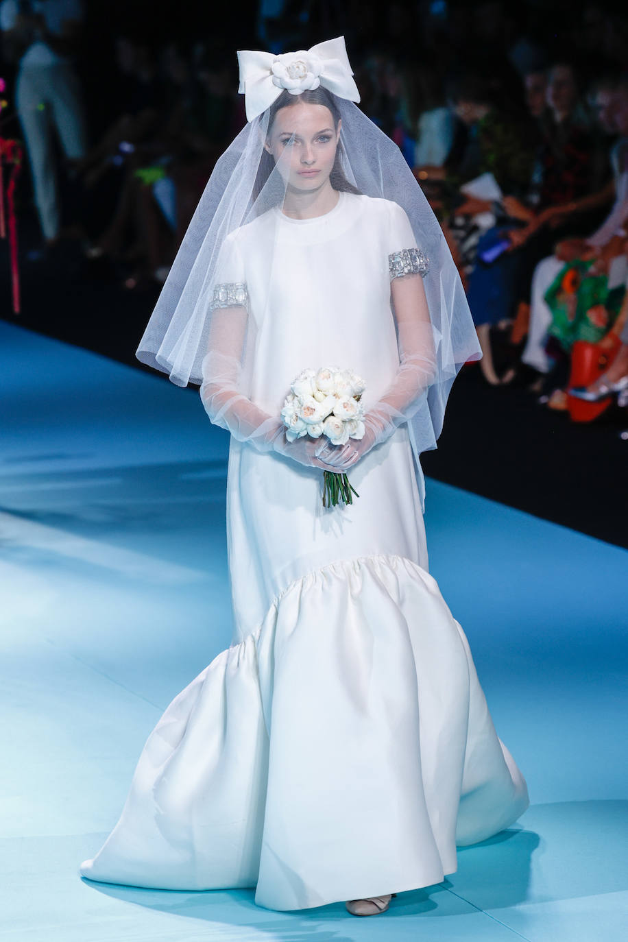Desfile de Jorge Vázquez en la MBFWMadrid 2023. Los trajes nupciales también se han dejado ver por la pasarela. 