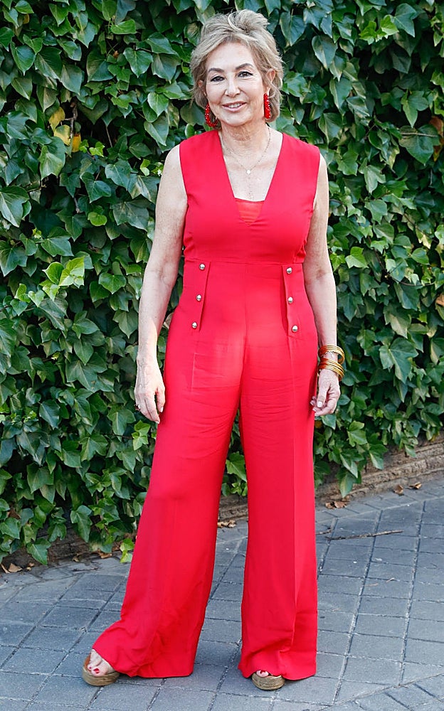 Su forma de vestir, su maquillaje, su peinado... claves para rejuvenecer.