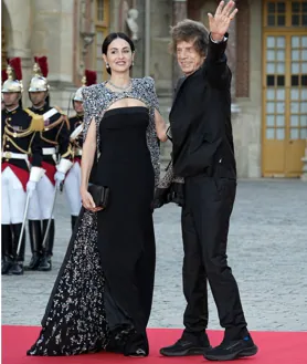 Imagen secundaria 2 - lLa actriz francesa Carole Bouquet, el actor Hugh Grant y el cantante Mick Jagger, entre los invitados
