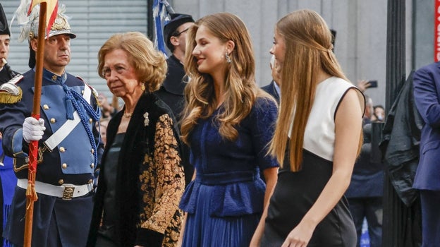 La reina Sofía, la princesa Leonor y la infanta Sofía en Oviedo