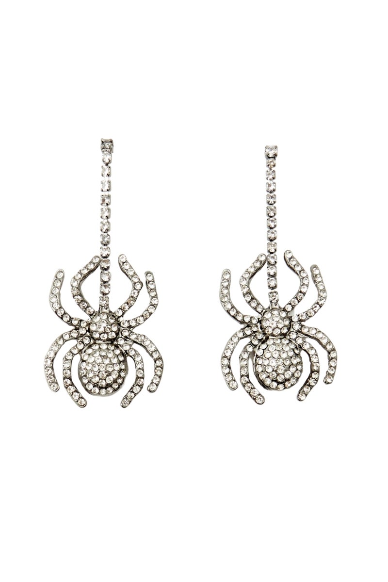 Sfera. Pendientes de arañas XXL con strass. Un accesorio de tendencia cargado de personalidad para cualquier look de Halloween fashionista que se precie. Precio: 4,50€.