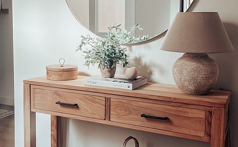 Imagen principal - Añadir puntos de luz extra es ideal con lámparas.