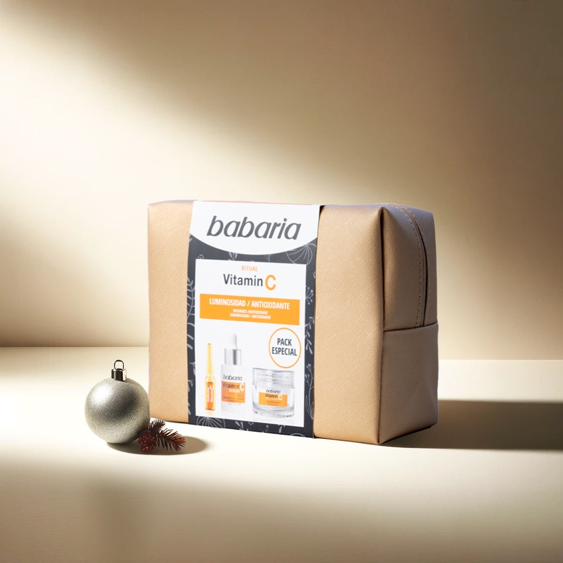 Estuche Vitamina C de Babaria (11,95 euros). Combina en un único ritual el sérum y la crema facial Vitamin C para conseguir un extra de luminosidad e hidratación con acción antioxidante, antiedad y protección urbana, gracias al aporte de sus activos y su fórmula con vitamina C.