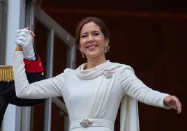 El diseñador danés que confeccionó en tiempo récord el vestido de la coronación de Mary Donaldson