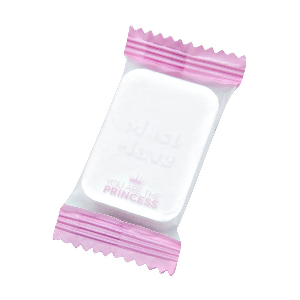 Toallitas comprimidas Magic Towels de You Are The Princess (3,99 euros en Primor). Bolsa con 10 toallitas de viscosa en forma de pastilla que al humedecerlas se convierten en toallitas suaves ideales para desmaquillar, limpiar la piel o refrescarla.