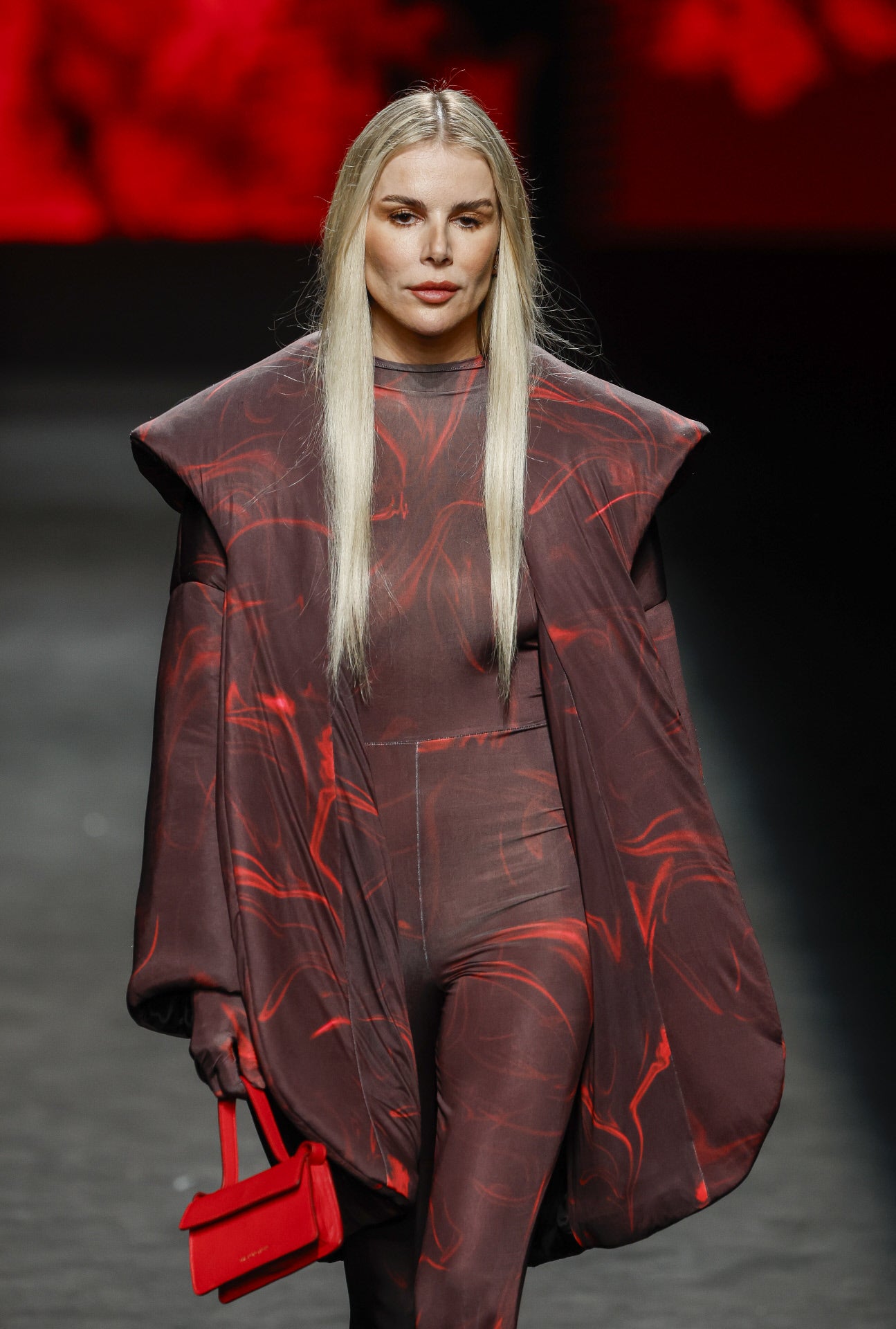 MBFWMadrid: Claro Couture (Otoño/Invierno 2024-2025). En una fusión magistral de sofisticación parisina y vanguardia conceptual, Claro Couture nos invita a vivir sensaciones, momentos, a volver a esos lugares que añoramos o siempre soñamos con visitar.