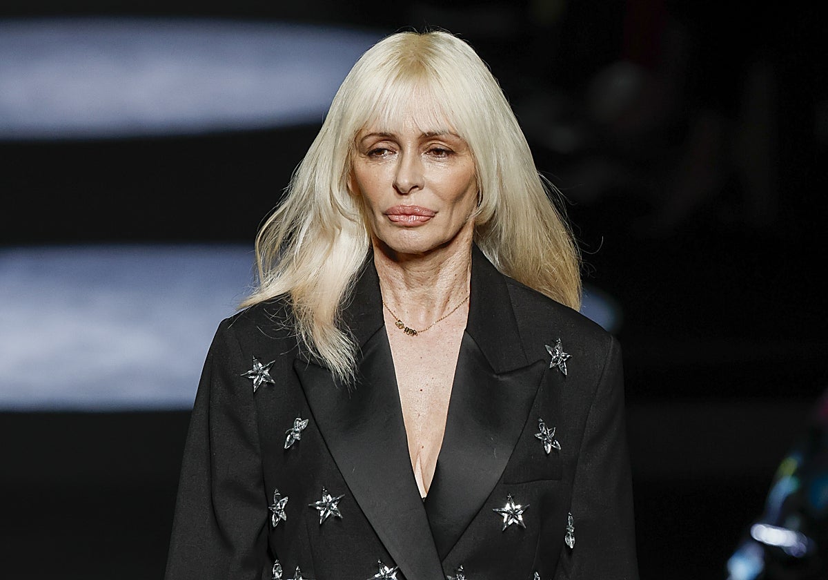 Así ha sido el desfile de Pablo Erroz con Mery, de Nebulosa, en su debut en la pasarela.