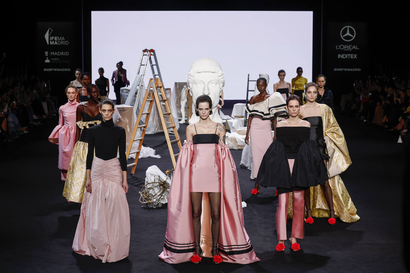 Posado final en el desfile de Encinar. 