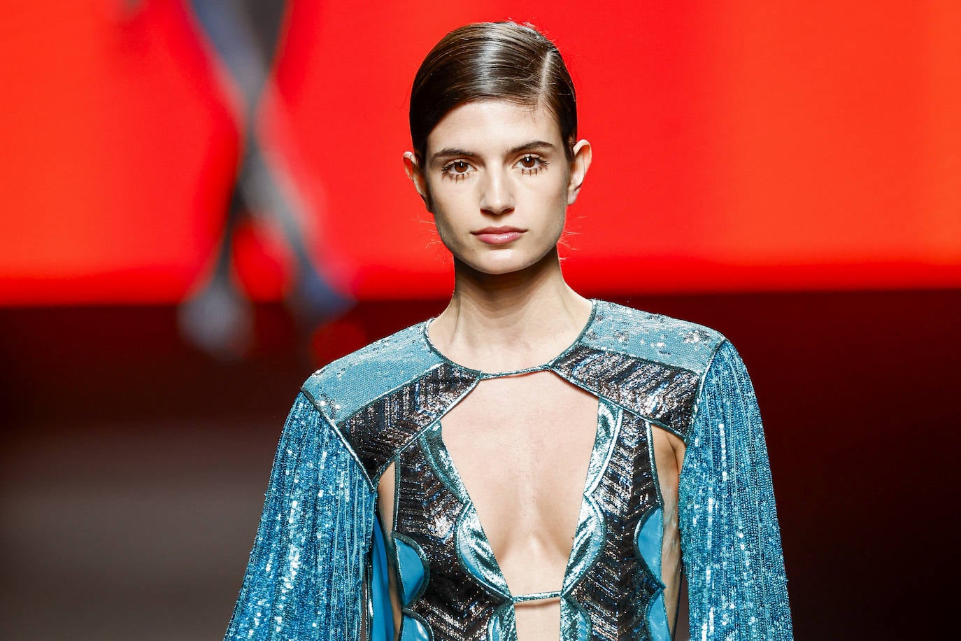 Los brillos, presentes en muchas de las colecciones de esta edición, tampoco han faltado en Custo. 