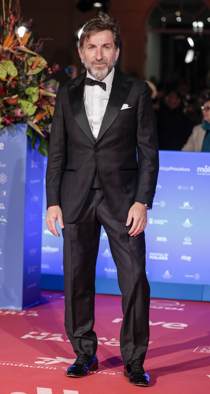 Antonio de la Torre con esmoquin y pajarita. 