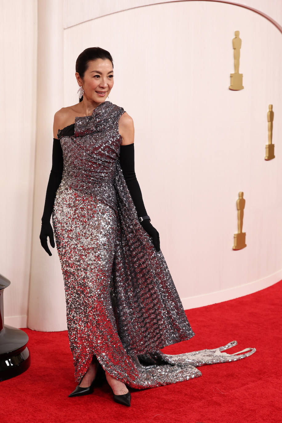 Michelle Yeoh, de Balenciaga.