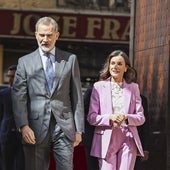 La Reina Letizia lleva la tendencia 'pink' a sus pies