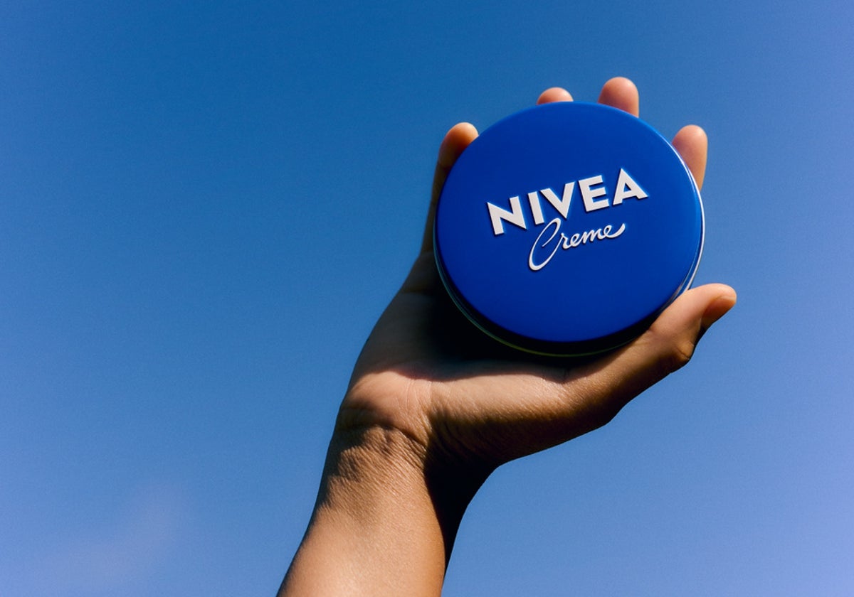 La lata azul de Nivea y otros cosméticos 'vintage' que triunfan en tiempos de TikTok