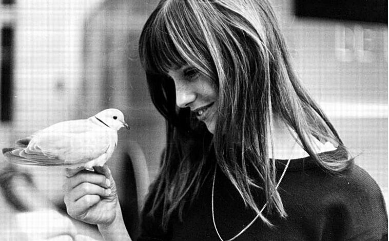 Imagen principal - La fallecida actriz Jane Birkin; bolso Birkin de Hermès vendido por Vestiaire Collective y otros diseños del Birkin de Hermès subastados por Christie´s