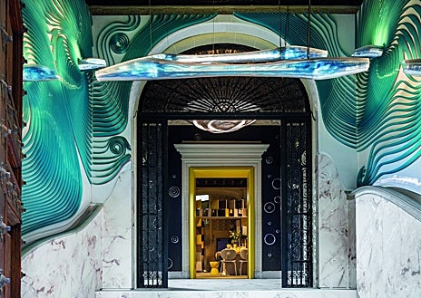 Imagen secundaria 1 - Cocina de Dica con Estudi Hac, entrada revestida por Nagami y el auditorio de Sandra Antón.